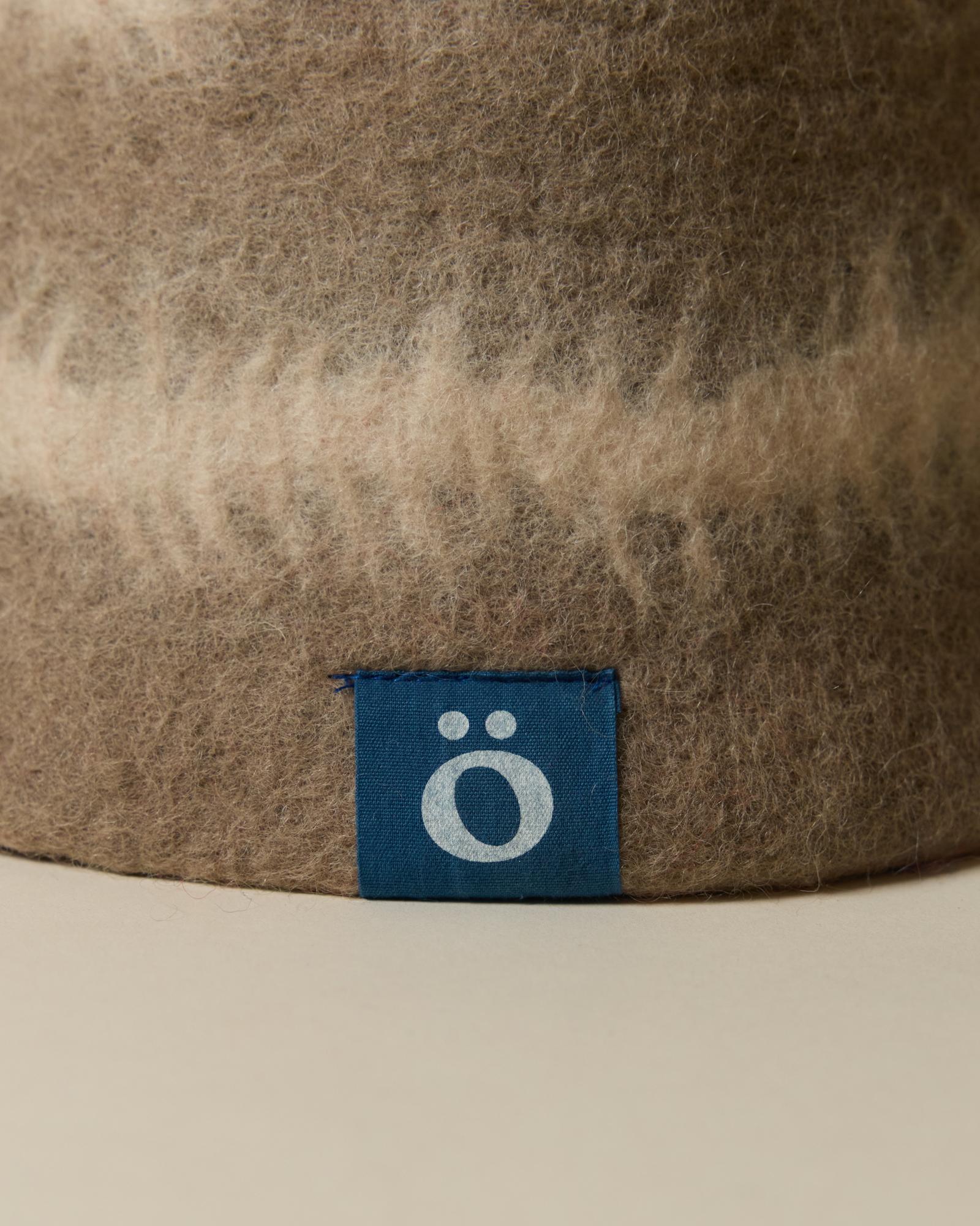 close up of moss wool with the blue ö label